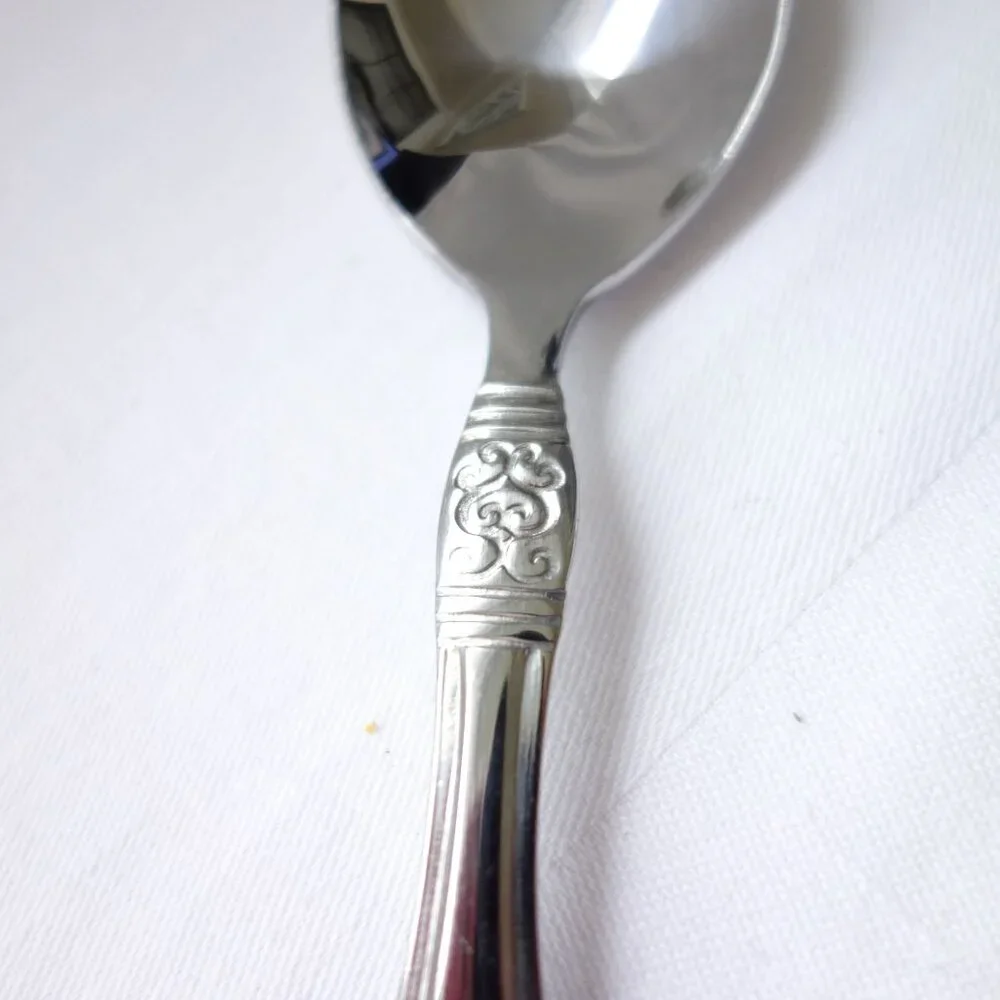 Oneida Vista Stainless 18/0‎ Flatware 4 Soup Tablespoons